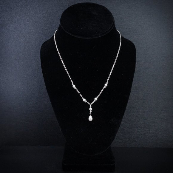 Sterling Silver .925 Pearl & Crystal Necklace - Picture 2 of 6